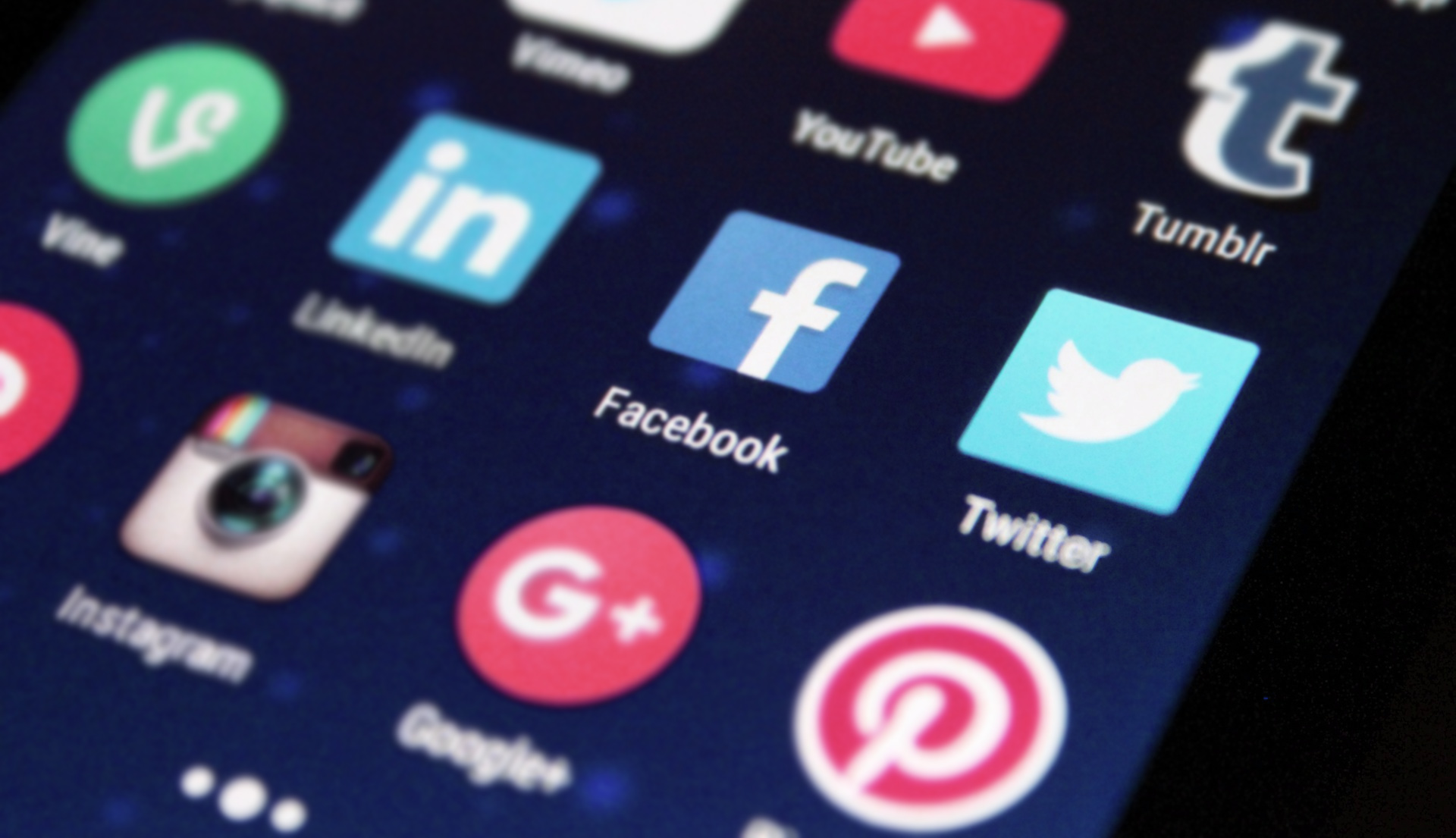 FacebookTwitter