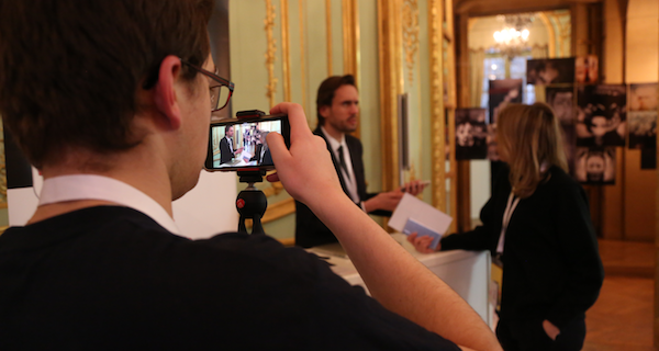 Audiovisuel : le smartphone trouve sa place dans les rédactions